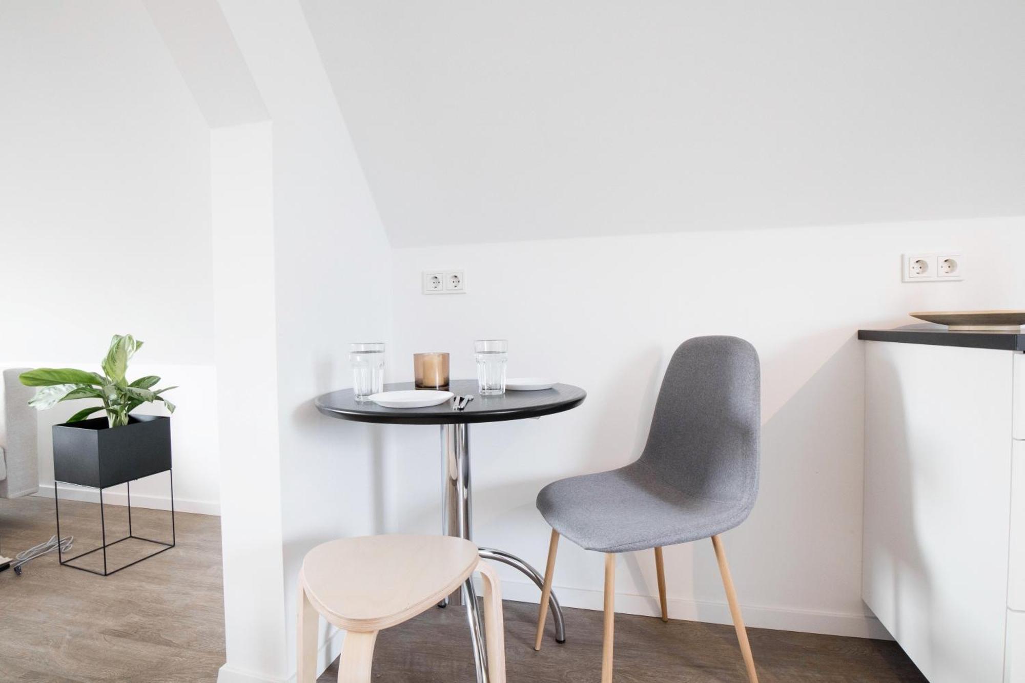 Moderne Wohnung - Naehe Messe / Flughafen โลห์มาร์ ภายนอก รูปภาพ