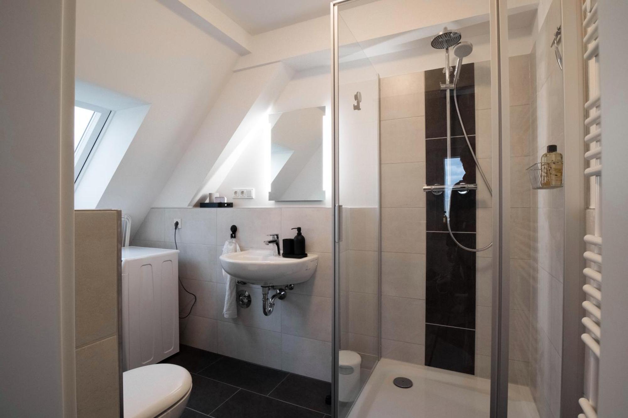Moderne Wohnung - Naehe Messe / Flughafen โลห์มาร์ ภายนอก รูปภาพ